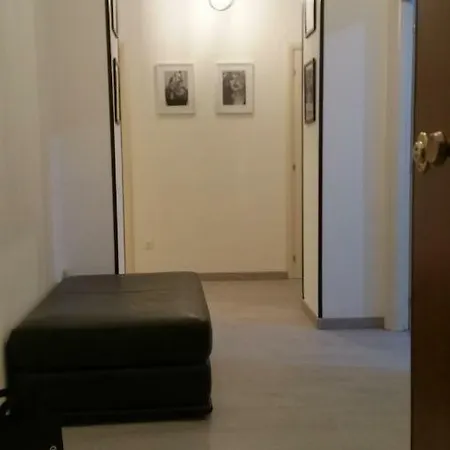 Galliera Street Apartmán *